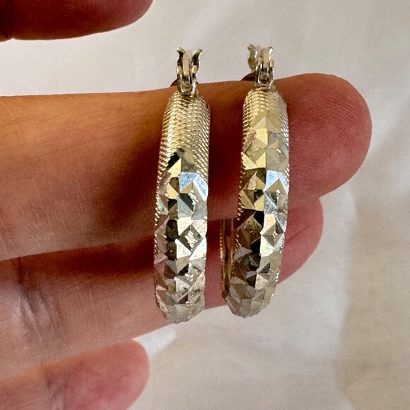 Sterling Silver 925 Geometric Texture Hoop Earrings Hinged Posts 1.25'' Length - Picture 4 of 10